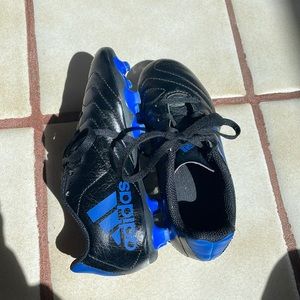 Adidas boys soccer cleat. Size 12